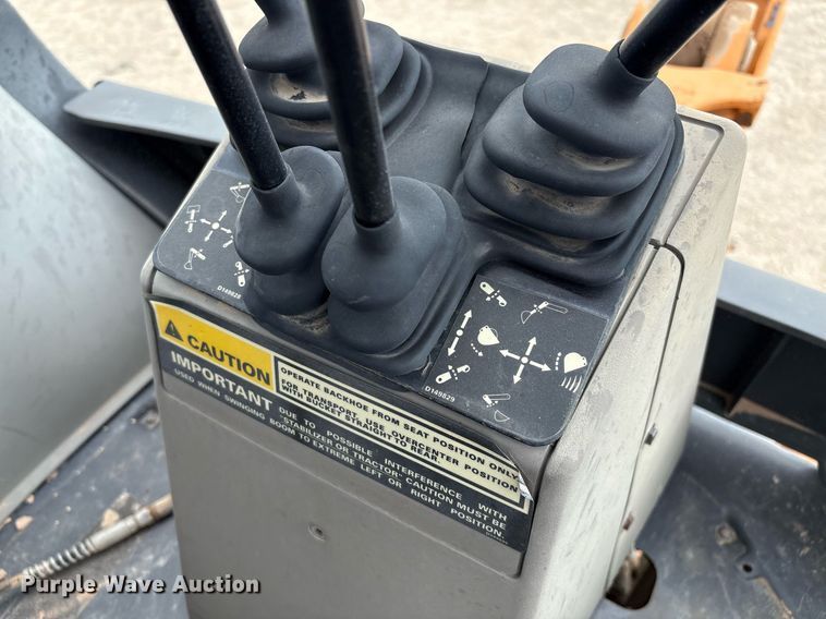 image for item ED2533 2017 Case 580 Super N backhoe