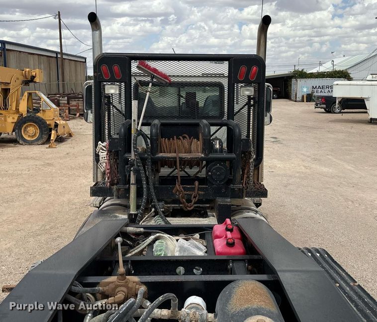 image for item ED2534 2012 Mack CHU 613 semi truck