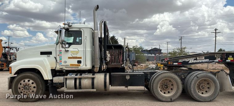 image for item ED2534 2012 Mack CHU 613 semi truck