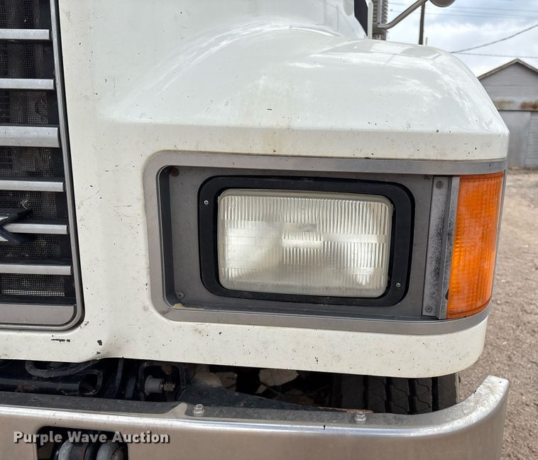 image for item ED2534 2012 Mack CHU 613 semi truck