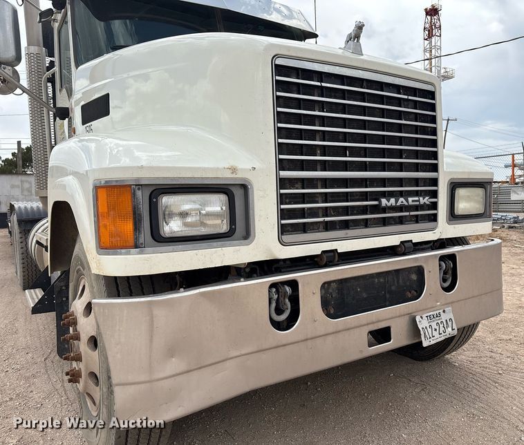 image for item ED2534 2012 Mack CHU 613 semi truck