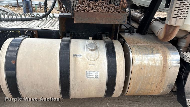 image for item ED2534 2012 Mack CHU 613 semi truck