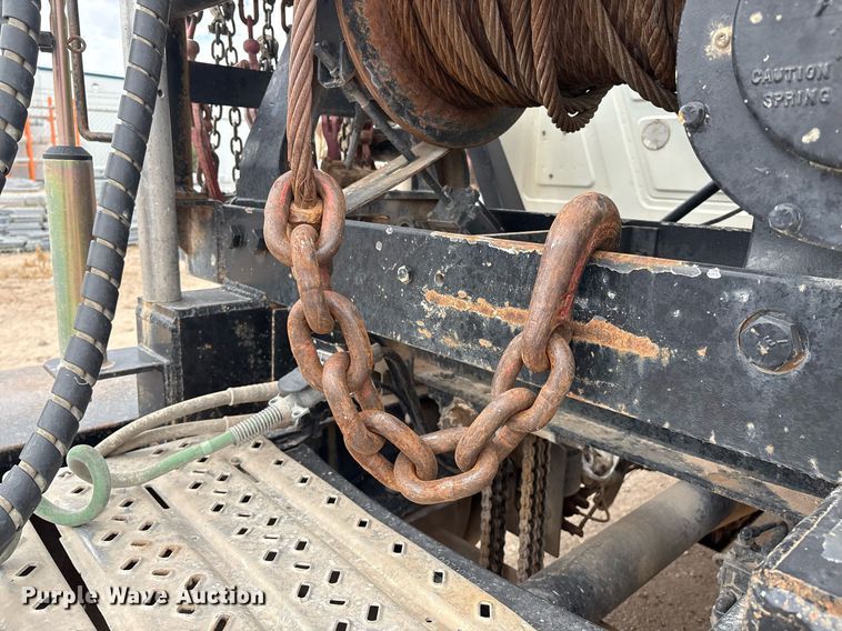 image for item ED2534 2012 Mack CHU 613 semi truck