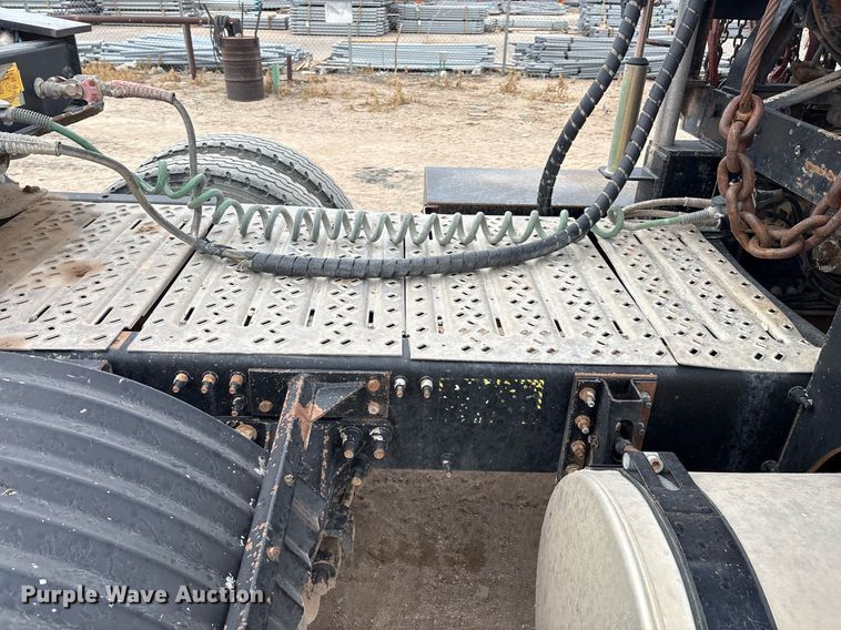 image for item ED2534 2012 Mack CHU 613 semi truck