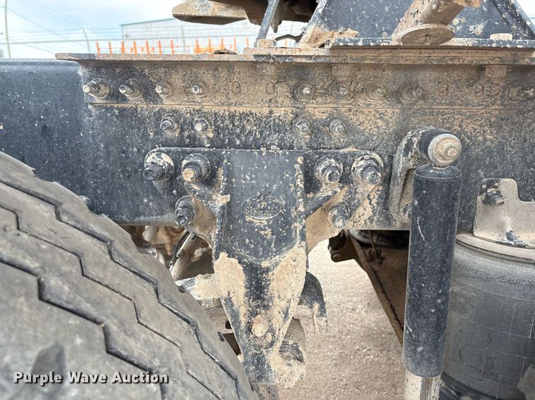 image for item ED2534 2012 Mack CHU 613 semi truck