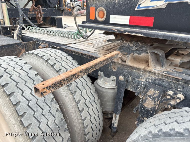 image for item ED2534 2012 Mack CHU 613 semi truck