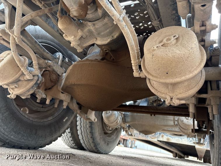 image for item ED2534 2012 Mack CHU 613 semi truck