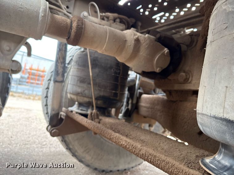 image for item ED2534 2012 Mack CHU 613 semi truck