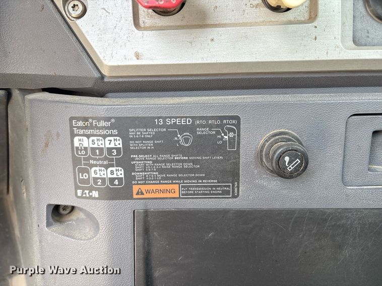 image for item ED2534 2012 Mack CHU 613 semi truck