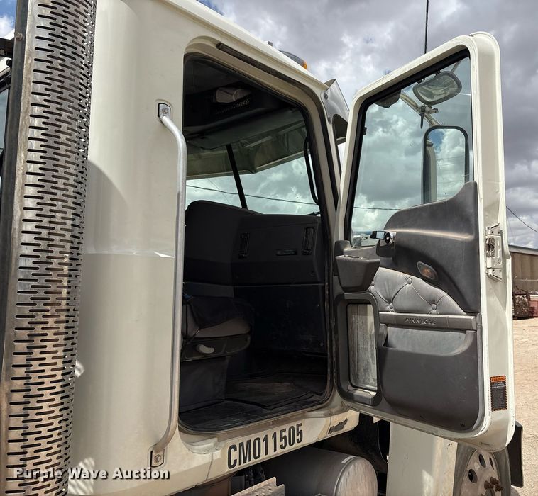 image for item ED2534 2012 Mack CHU 613 semi truck