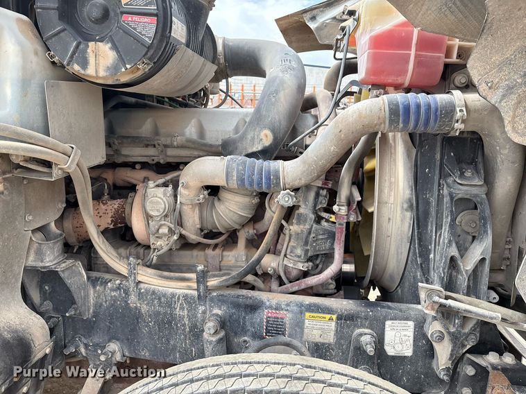 image for item ED2534 2012 Mack CHU 613 semi truck