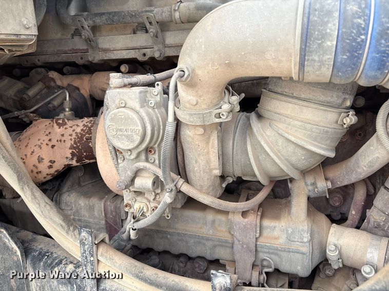 image for item ED2534 2012 Mack CHU 613 semi truck