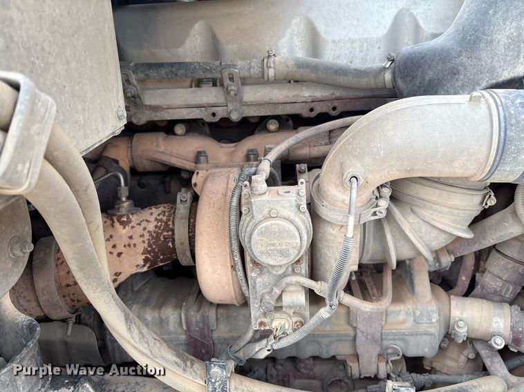 image for item ED2534 2012 Mack CHU 613 semi truck