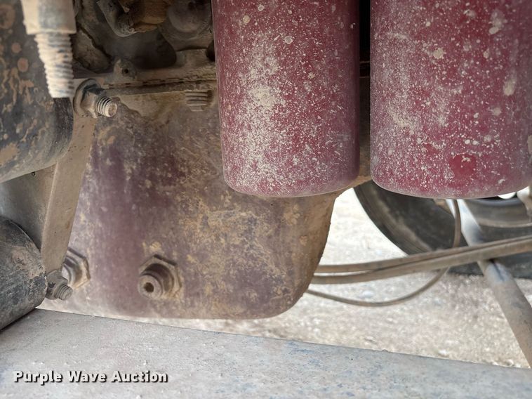 image for item ED2534 2012 Mack CHU 613 semi truck