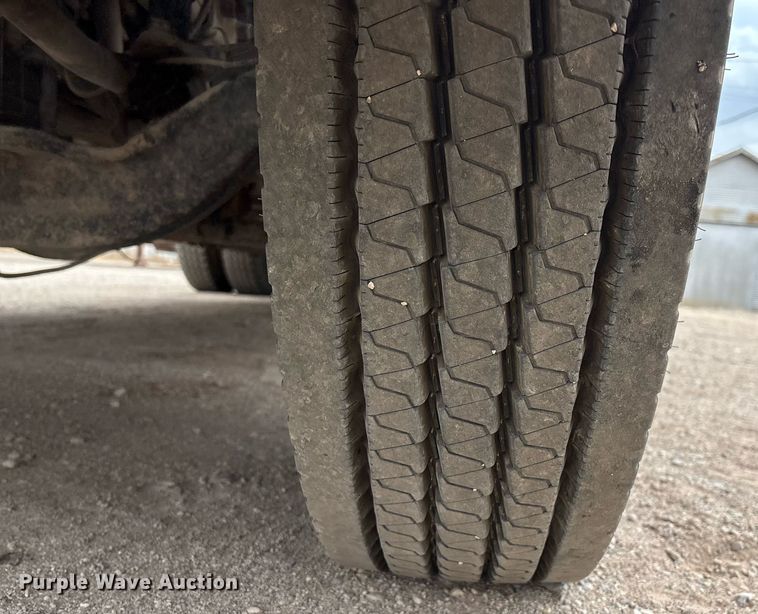 image for item ED2534 2012 Mack CHU 613 semi truck