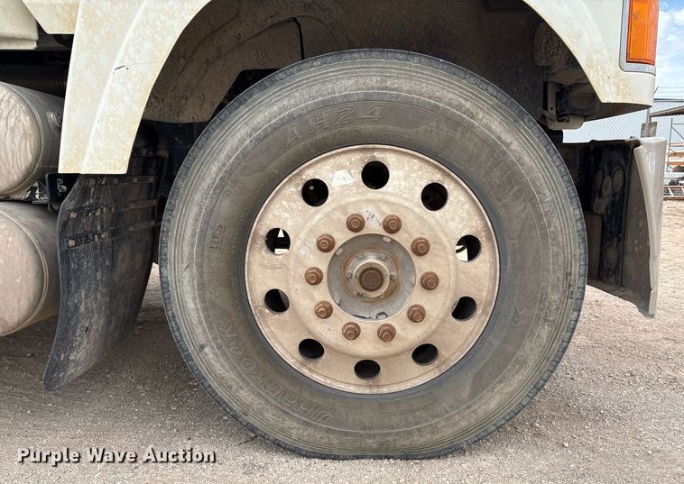 image for item ED2534 2012 Mack CHU 613 semi truck