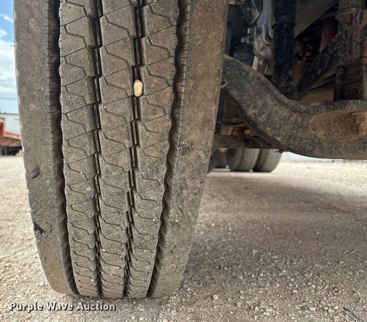 image for item ED2534 2012 Mack CHU 613 semi truck