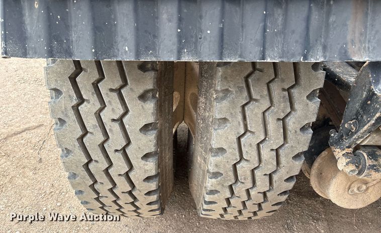 image for item ED2534 2012 Mack CHU 613 semi truck