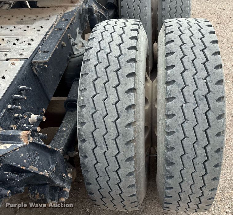 image for item ED2534 2012 Mack CHU 613 semi truck