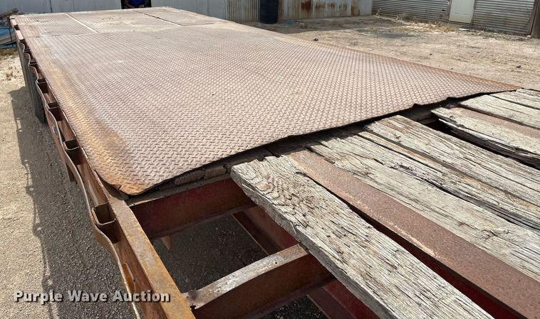 image for item ED2536 1978 Fontaine drop deck trailer