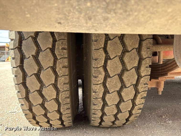 image for item ED2536 1978 Fontaine drop deck trailer