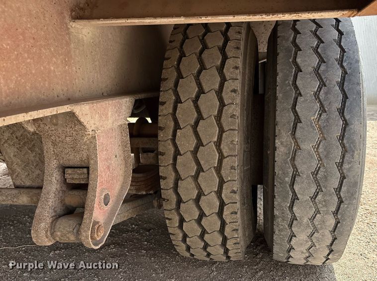 image for item ED2536 1978 Fontaine drop deck trailer