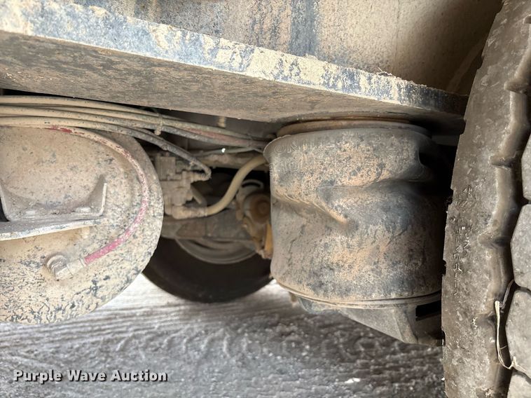 image for item ED2537 2019 Eager Beaver 55GSL lowboy equipment trailer