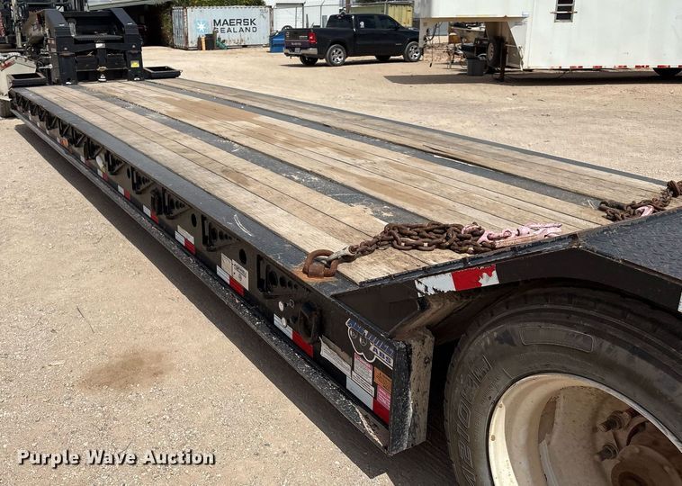 image for item ED2537 2019 Eager Beaver 55GSL lowboy equipment trailer
