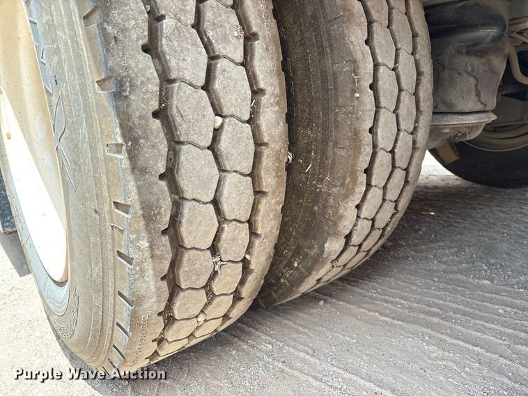 image for item ED2537 2019 Eager Beaver 55GSL lowboy equipment trailer