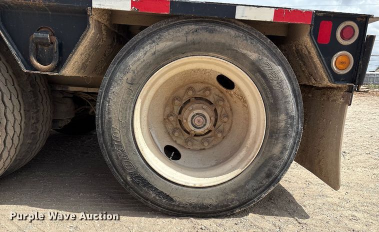 image for item ED2537 2019 Eager Beaver 55GSL lowboy equipment trailer