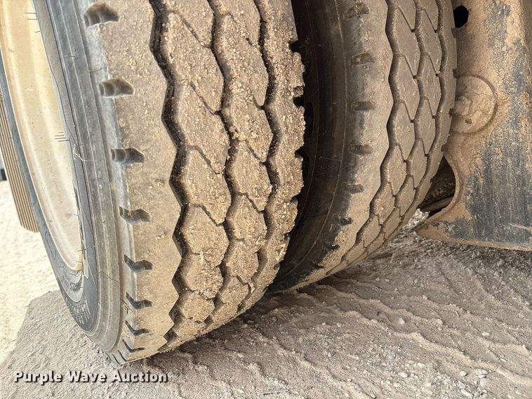 image for item ED2537 2019 Eager Beaver 55GSL lowboy equipment trailer