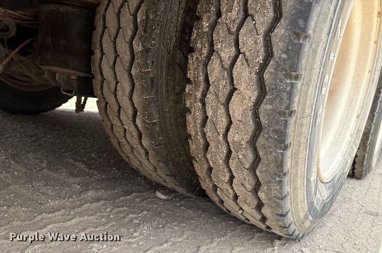 image for item ED2537 2019 Eager Beaver 55GSL lowboy equipment trailer