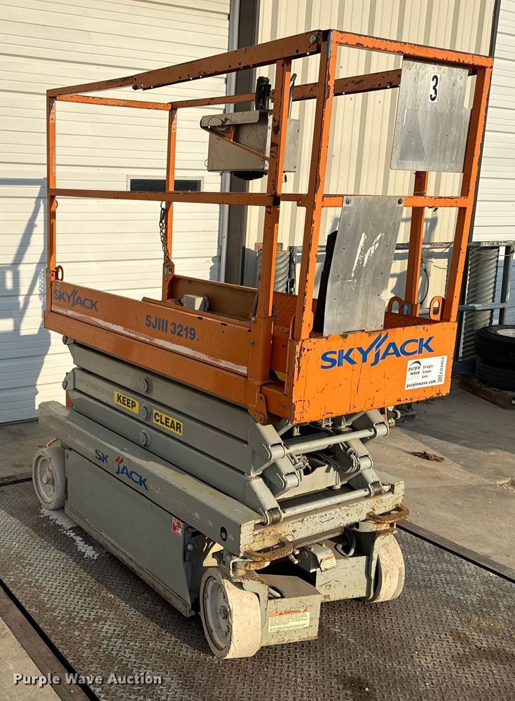 image for item ED4453 Skyjack SJIII 3219 scissor lift
