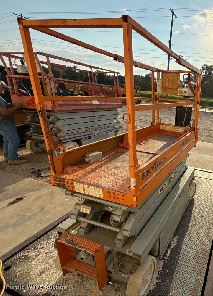 image for item ED4453 Skyjack SJIII 3219 scissor lift
