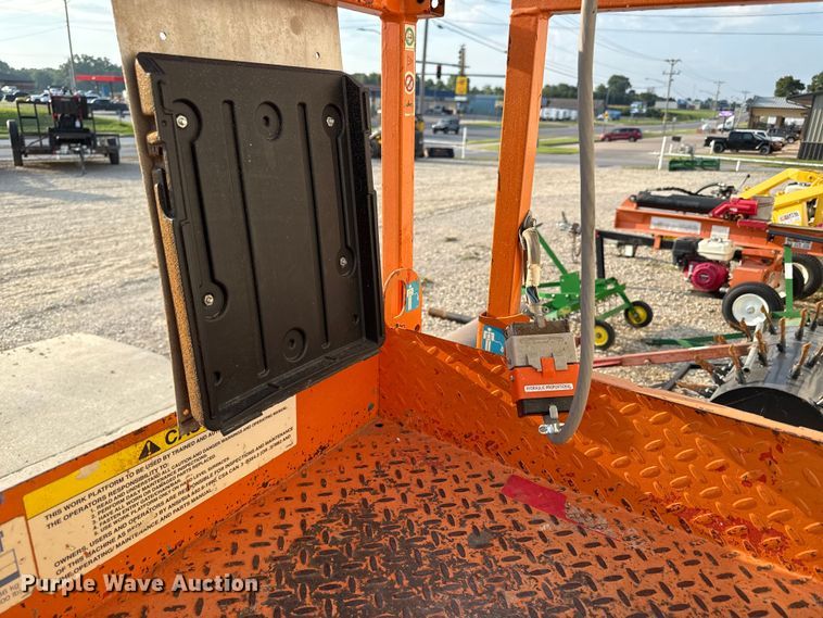 image for item ED4453 Skyjack SJIII 3219 scissor lift