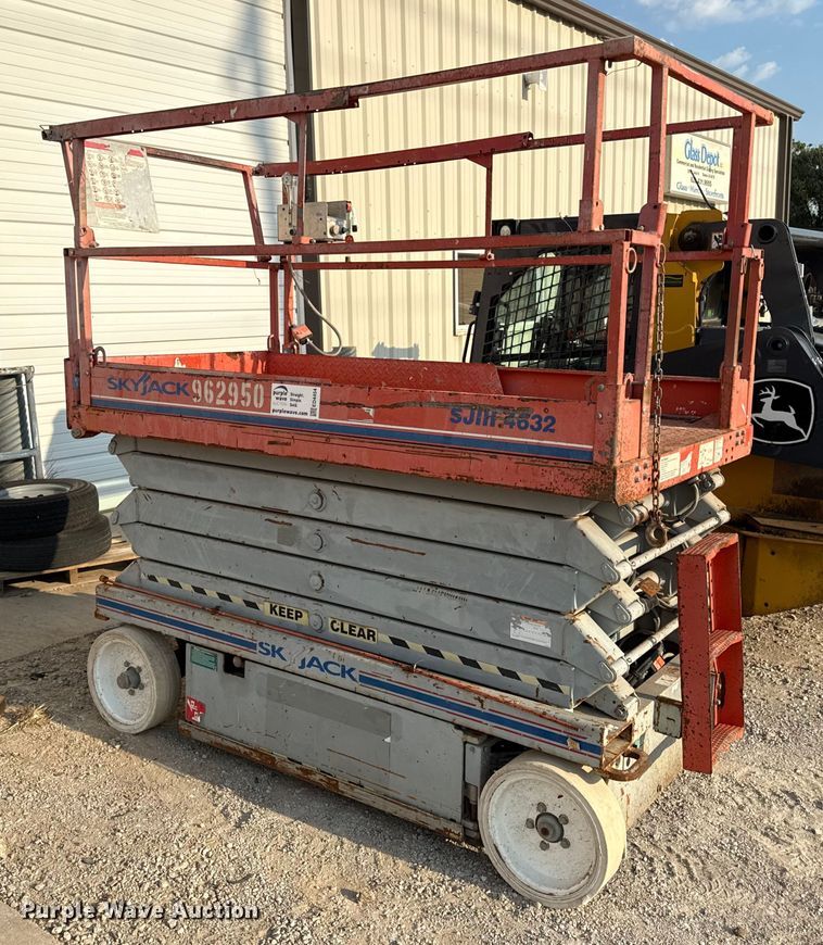 image for item ED4454 Skyjack SJIII 4632 scissor lift