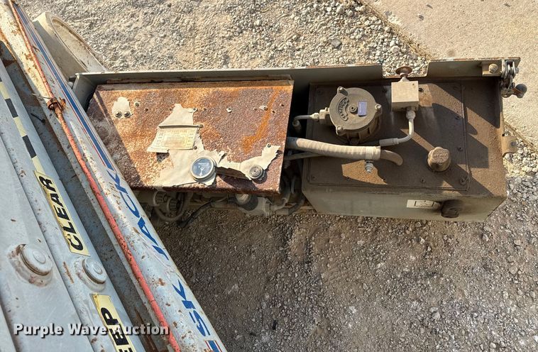 image for item ED4454 Skyjack SJIII 4632 scissor lift