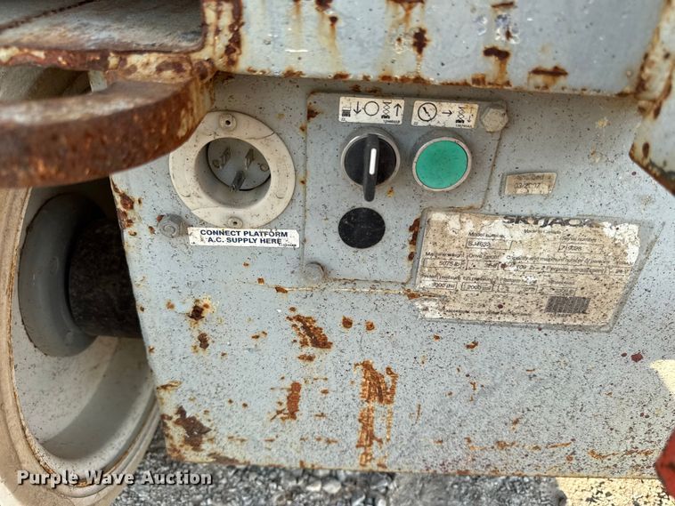 image for item ED4454 Skyjack SJIII 4632 scissor lift