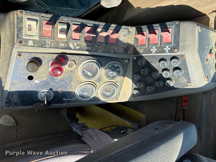 image for item ED4459 1987 Champion 710A motor grader