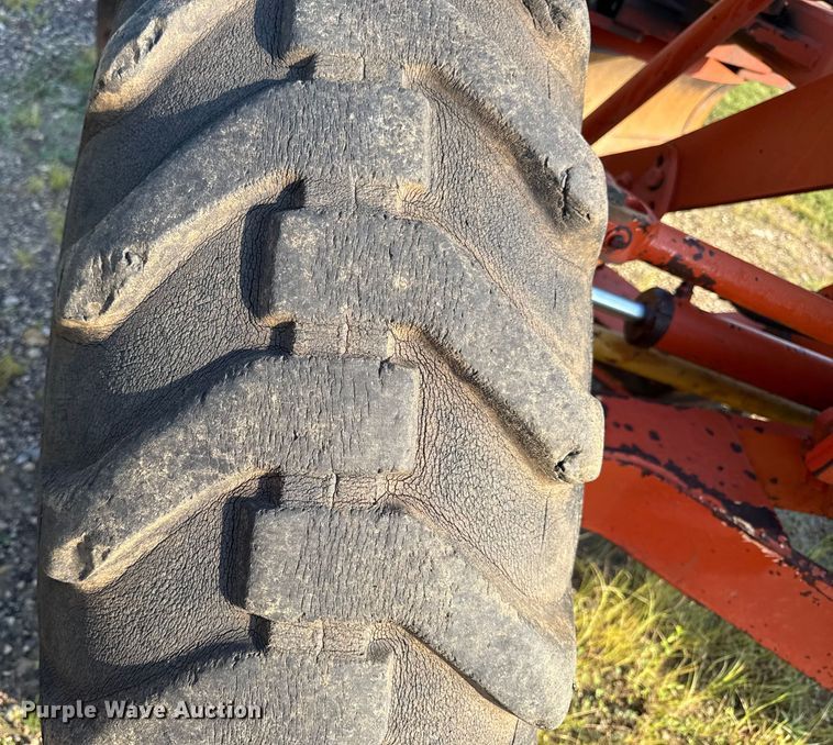 image for item ED4459 1987 Champion 710A motor grader