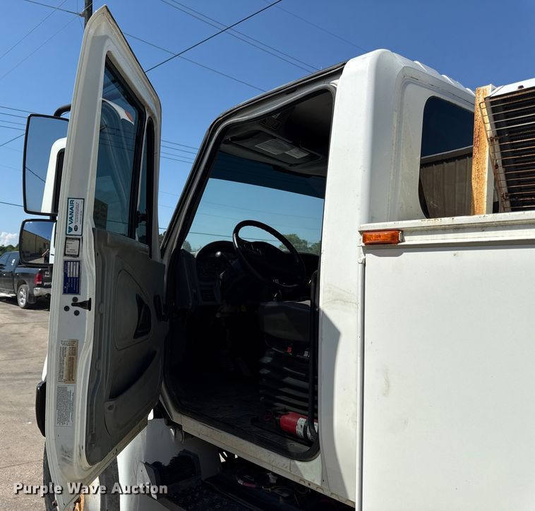 image for item ED4468 2002 International MA035 utility / service truck