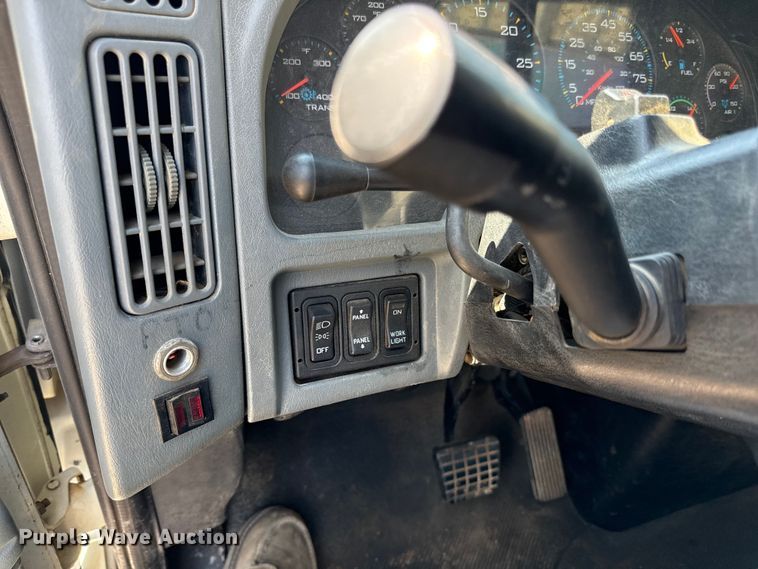 image for item ED4468 2002 International MA035 utility / service truck