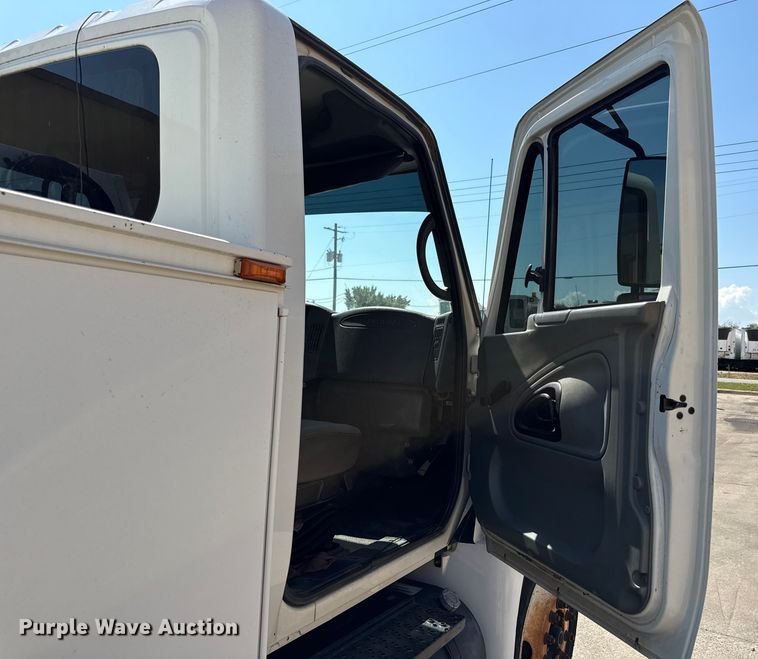 image for item ED4468 2002 International MA035 utility / service truck