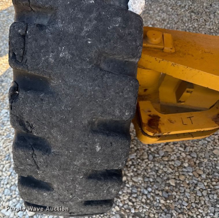 image for item ED4472 1996 Wiggins W250Y forklift