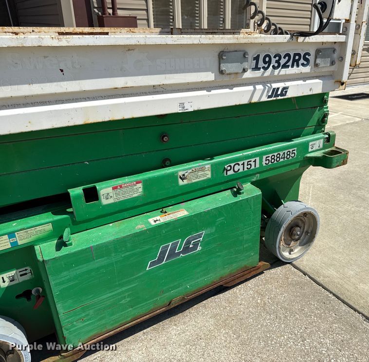 image for item ED4476 JLG 1932RS scissor lift