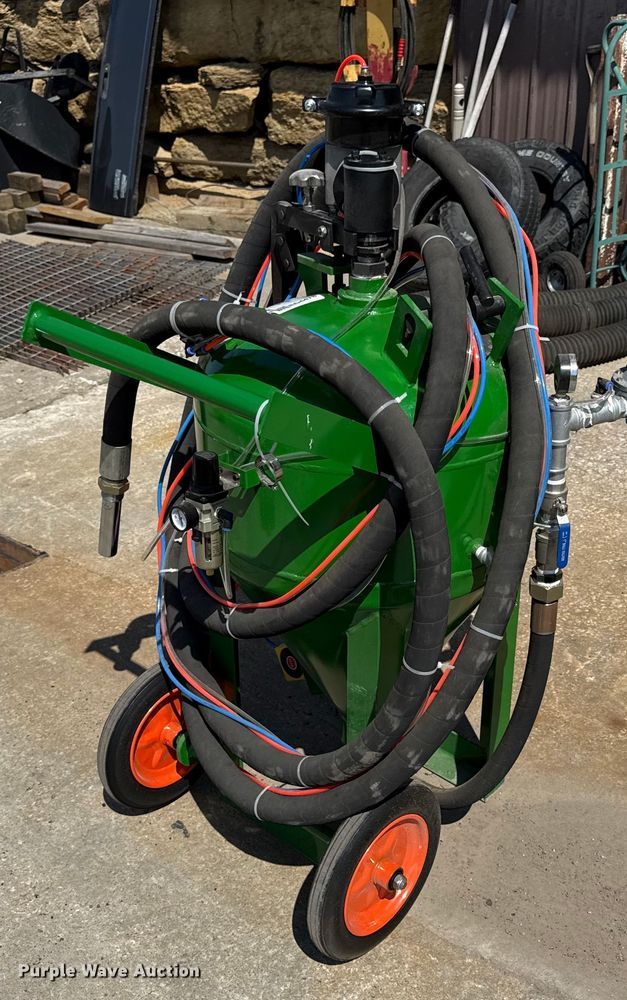 image for item ED4478 Dustless sand blasting pot