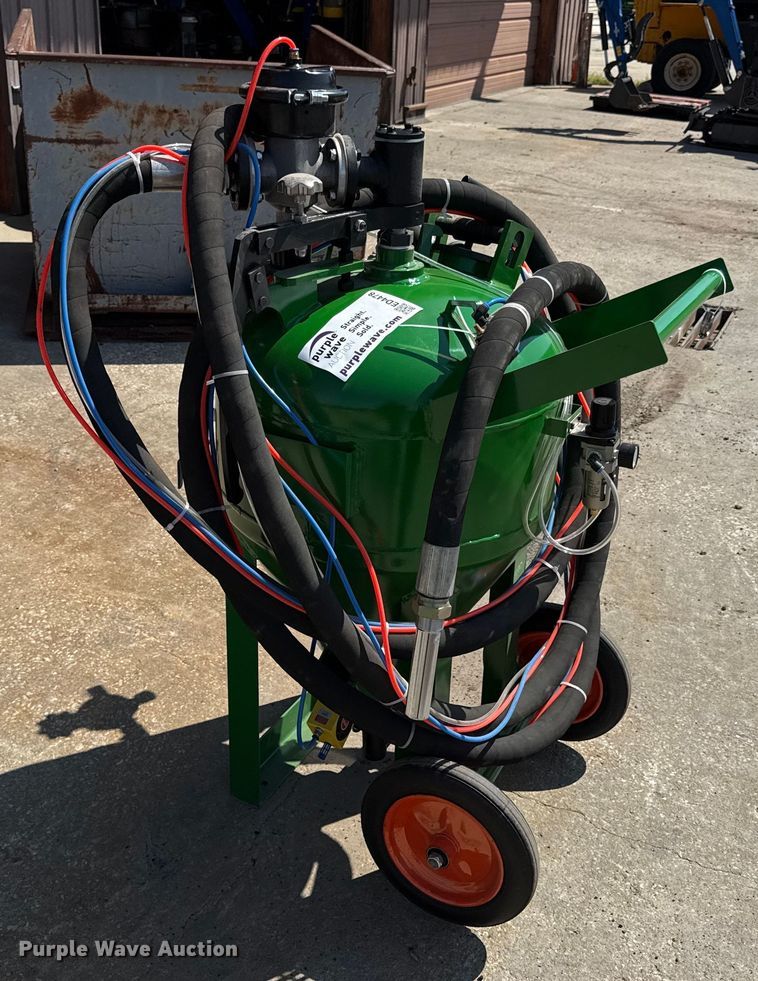 image for item ED4478 Dustless sand blasting pot