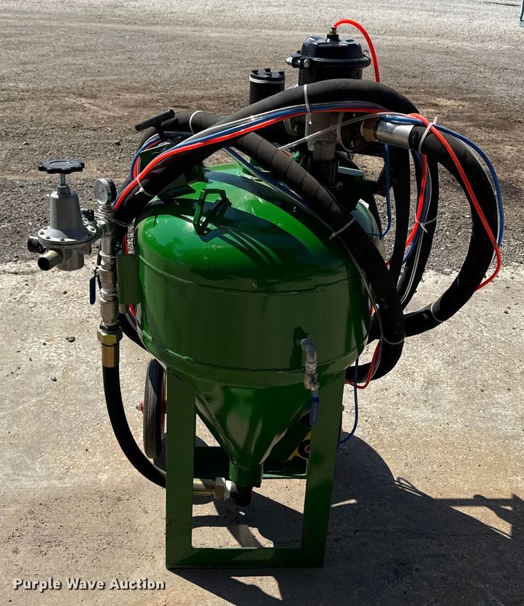 image for item ED4478 Dustless sand blasting pot