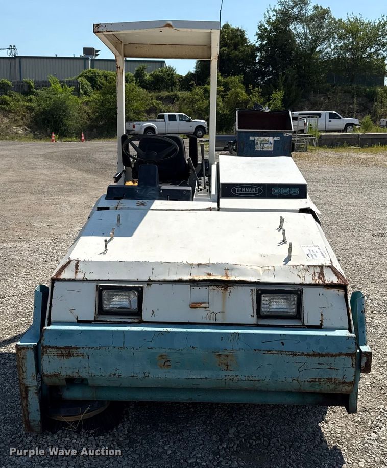image for item ED4479 Tennant  365 sweeper