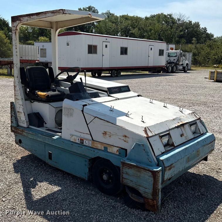 image for item ED4479 Tennant  365 sweeper